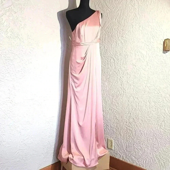 Dessy Ccollection O-shoulder satin Gown in 🔥 pink 💗 nwot - Picture 1 of 8